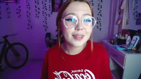 Snapshot of sunset_pienk chatting on September 11, 3:28 am Sunset online show from September 11, 3:28 am