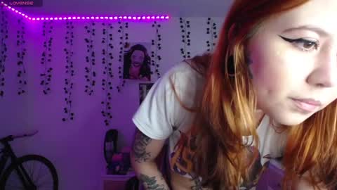 Snapshot of sunset_pienk chatting on October 12, 5:39 am Sunset online show from October 12, 5:39 am