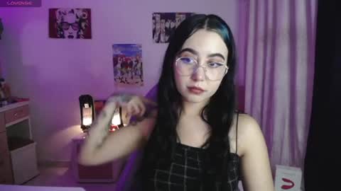 Snapshot of sunset_pienk chatting on June 19, 7:45 am Sunset online show from June 19, 7:45 am
