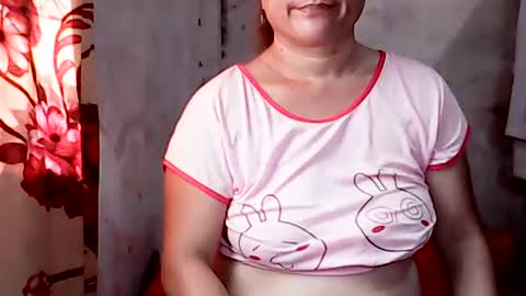 Snapshot of sunshine_38 chatting on July 6, 12:40 am sunshine_38 online show from July 6, 12:40 am