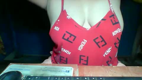 Snapshot of sunshine_789 chatting on May 11, 5:43 pm sunshine_789 online show from May 11, 5:43 pm