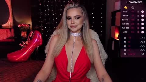 Snapshot of sunshine_vibes chatting on January 2, 4:41 am Mistress Molly online show from January 2, 4:41 am