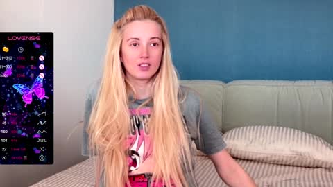 Snapshot of super_peach_stream chatting on December 3, 11:01 am ANNApvt open full info in bio online show from December 3, 11:01 am