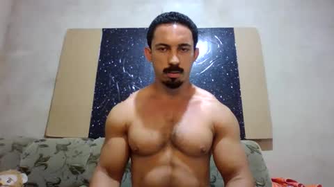 Snapshot of superbigmr chatting on October 29, 9:38 pm james online show from October 29, 9:38 pm