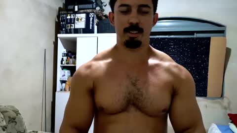 Snapshot of superbigmr chatting on August 5, 9:50 pm james online show from August 5, 9:50 pm