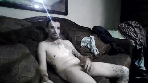 Snapshot of superd512 chatting on December 4, 8:12 am Guero Cash online show from December 4, 8:12 am