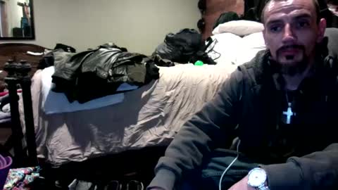 Snapshot of superd512 chatting on December 12, 3:21 am Guero Cash online show from December 12, 3:21 am