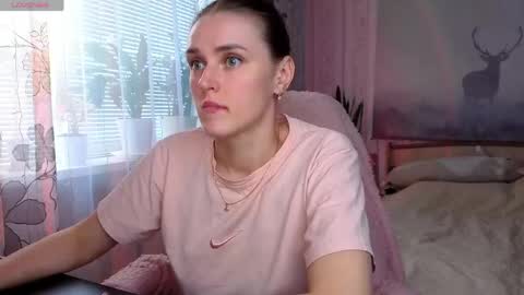 Snapshot of superhotgirlhere chatting on June 1, 1:35 pm Sweet Anna online show from June 1, 1:35 pm