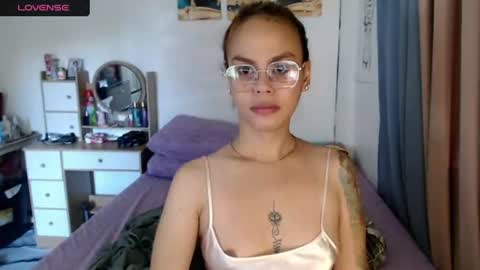Im val online show from July 6, 11:51 pm