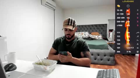 Snapshot of supermanboyxxl chatting on October 6, 6:55 am supermanboyxxl online show from October 6, 6:55 am