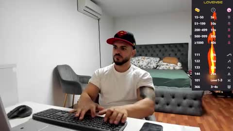 Snapshot of supermanboyxxl chatting on October 10, 5:50 am supermanboyxxl online show from October 10, 5:50 am