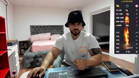 Snapshot of supermanboyxxl chatting on November 6, 6:36 am supermanboyxxl online show from November 6, 6:36 am