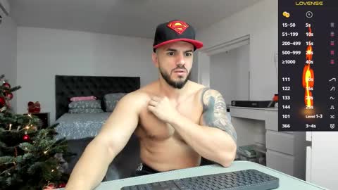 Snapshot of supermanboyxxl chatting on December 2, 6:52 am supermanboyxxl online show from December 2, 6:52 am