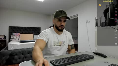 Snapshot of supermanboyxxl chatting on February 2, 7:18 am supermanboyxxl online show from February 2, 7:18 am