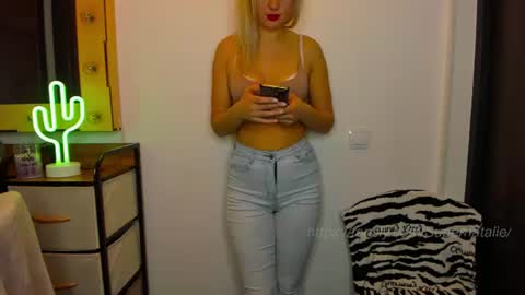 Snapshot of supernatalie chatting on June 22, 6:21 am Natalie online show from June 22, 6:21 am