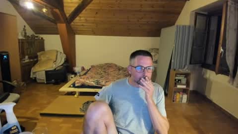 Snapshot of supersquirrel81 chatting on August 1, 10:52 pm supersquirrel81 online show from August 1, 10:52 pm