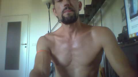 Snapshot of supertrampo3 chatting on August 1, 12:15 pm supertrampo3 online show from August 1, 12:15 pm