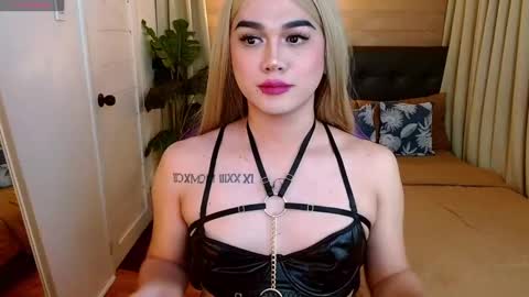 Snapshot of supreme_deity chatting on February 6, 3:09 pm DIANNA online show from February 6, 3:09 pm