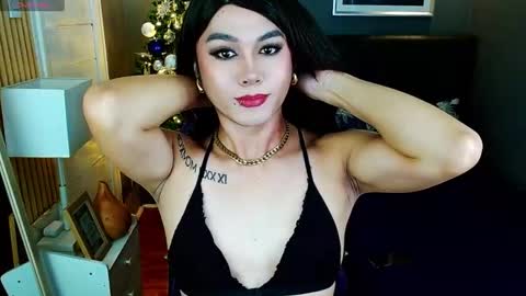 Snapshot of supreme_deity chatting on October 22, 10:26 am DIANNA online show from October 22, 10:26 am