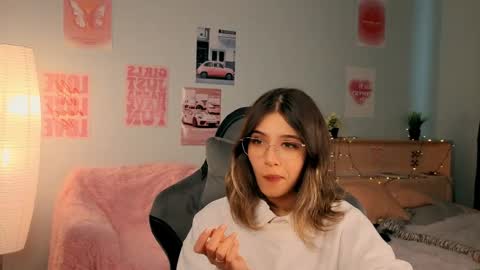 Sara online show from April 28, 1:16 pm