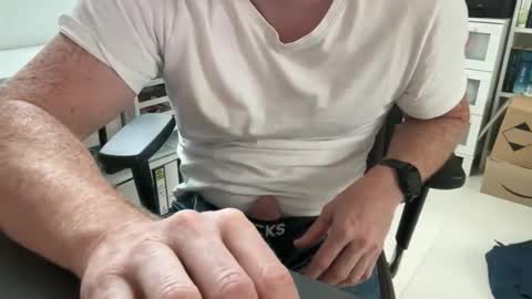 Snapshot of surfstar81 chatting on September 15, 7:41 am surfstar81 online show from September 15, 7:41 am