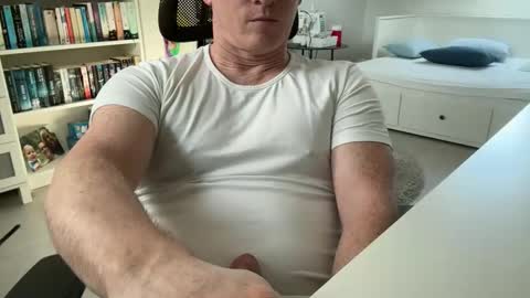 surfstar81 online show from March 3, 11:05 am