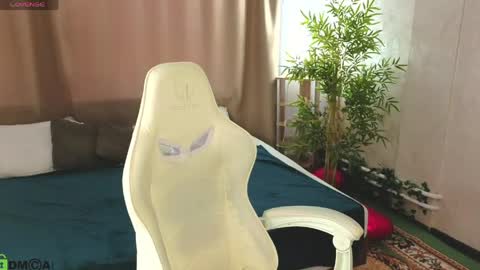 Snapshot of susan__clark chatting on May 20, 1:56 am Annie online show from May 20, 1:56 am