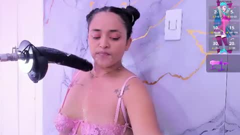 Snapshot of susan_bigass chatting on June 9, 11:44 am Susan online show from June 9, 11:44 am