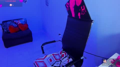 Snapshot of susan_ramires chatting on December 18, 5:19 pm susan ramires online show from December 18, 5:19 pm