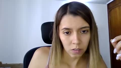 Snapshot of susanaduncann chatting on July 29, 3:43 pm Susana online show from July 29, 3:43 pm