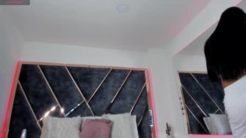 susanahenao online show from April 27, 4:38 pm