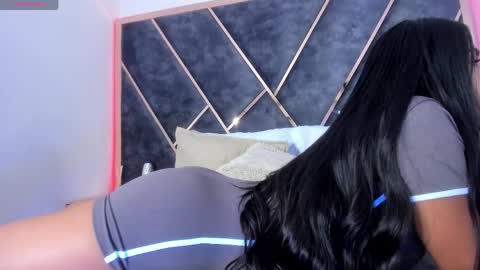 susanahenao online show from April 30, 6:36 pm