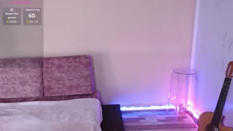 Susana hendrix    online show from February 6, 6:44 pm