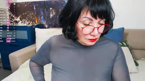 Snapshot of susanflower chatting on February 19, 9:17 am Susan online show from February 19, 9:17 am