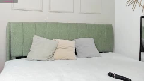 Amelia  online show from November 8, 12:27 pm