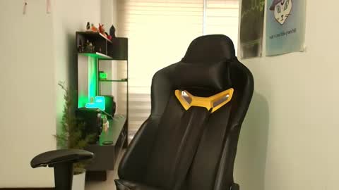 Snapshot of susanrhodes_ chatting on November 6, 12:28 pm Susan Rhodes online show from November 6, 12:28 pm