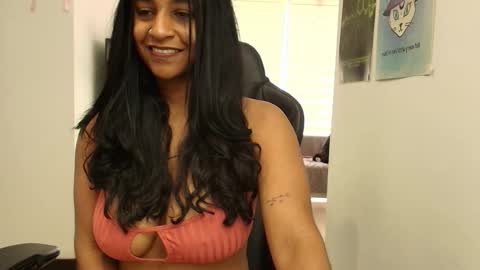 Snapshot of susanrhodes_ chatting on November 13, 1:21 pm Susan Rhodes online show from November 13, 1:21 pm