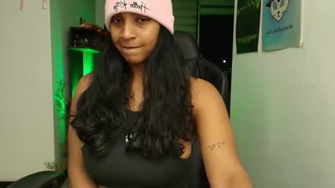 Snapshot of susanrhodes_ chatting on November 17, 2:39 am Susan Rhodes online show from November 17, 2:39 am