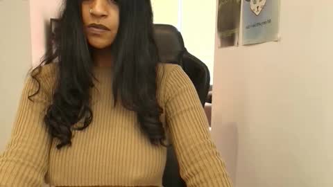 Snapshot of susanrhodes_ chatting on December 3, 12:25 pm Susan Rhodes online show from December 3, 12:25 pm