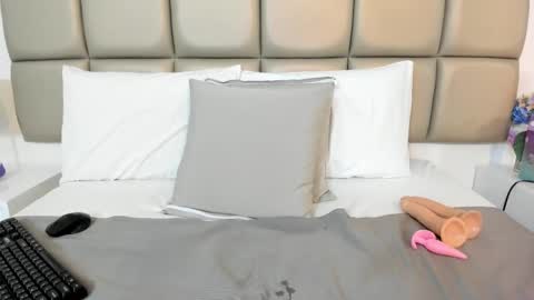 susanthomass online show from October 7, 7:22 pm