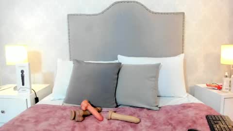 susanthomass online show from April 27, 7:12 pm