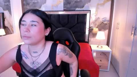 susanvilla online show from November 17, 6:03 pm