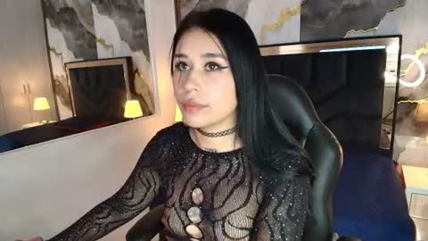 susanvilla online show from June 25, 8:02 pm