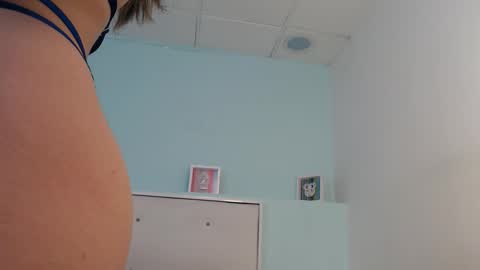 susanwilliams_ online show from March 14, 11:04 am