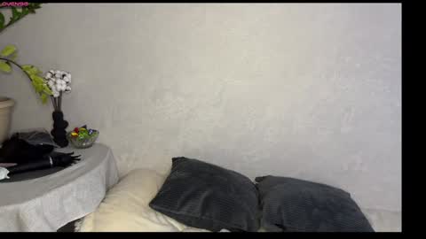 Sue online show from December 7, 2:13 pm