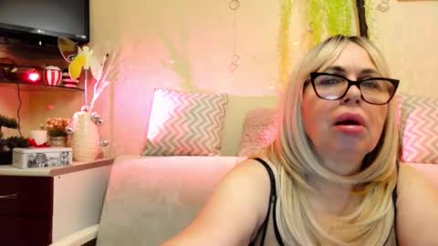 SusiexNoreen online show from March 9, 7:34 am