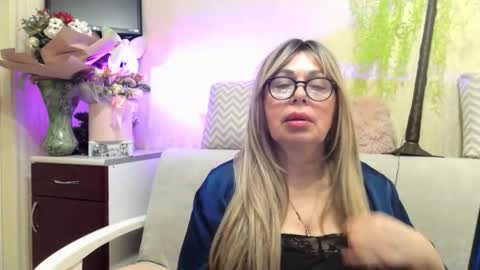 SusiexNoreen online show from May 3, 2:06 am