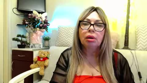 SusiexNoreen online show from May 25, 1:55 am