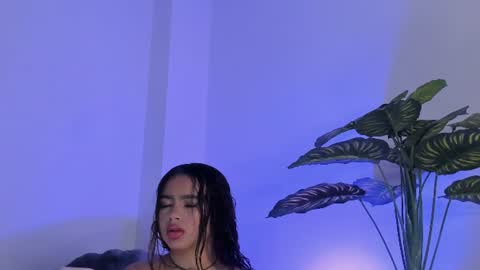 Snapshot of susimendez_ chatting on July 9, 1:20 am susi online show from July 9, 1:20 am