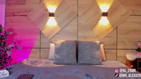 sussan online show from February 24, 7:45 pm